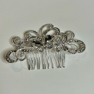 Silver Rhinestone Bridal Bride Wedding Day Hair Comb Butterfly 4.25” x 2.5”